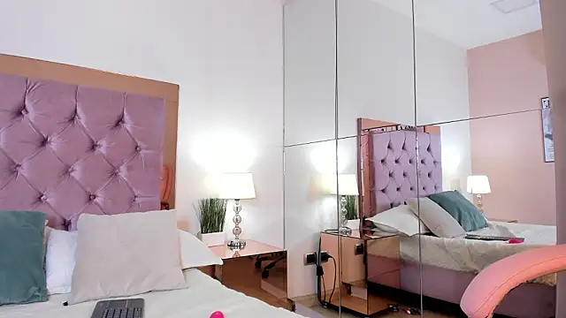 zenda_bianchi's cam snapshot