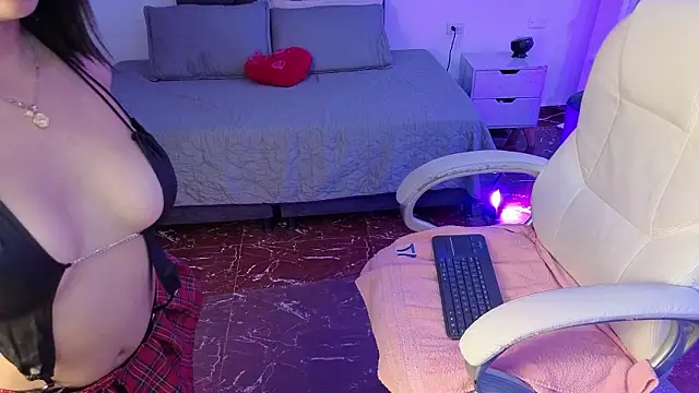 mia_bloom2's cam snapshot