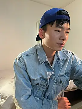 BronzeThickLiam's cam snapshot