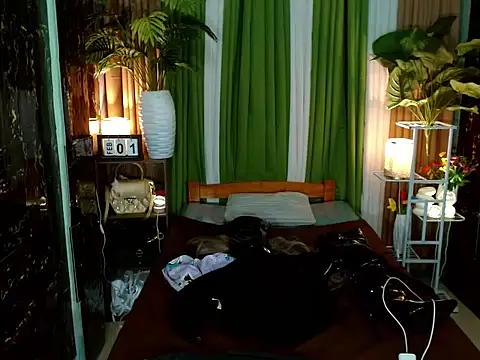 Queen_kendalx19 live sex cam