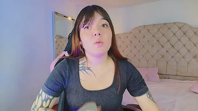 Fluffy_Bubble21's cam snapshot