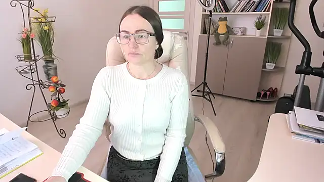 Vika73 live sex cam