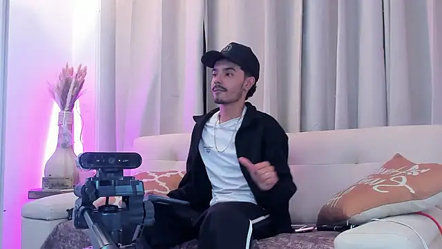 Timothe_Evans's cam snapshot