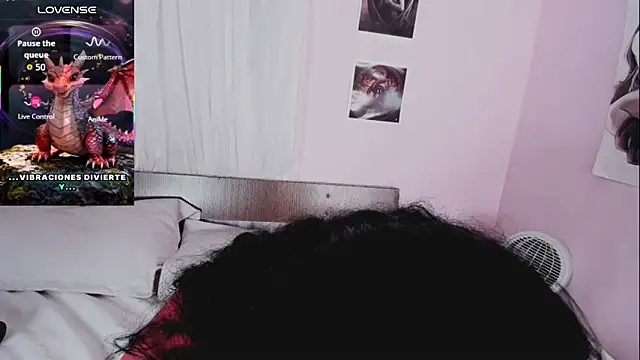 Miss_Charlottet's cam snapshot