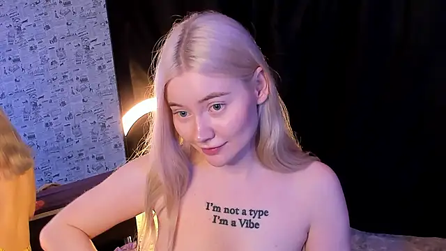 Lillie_Berry's cam snapshot