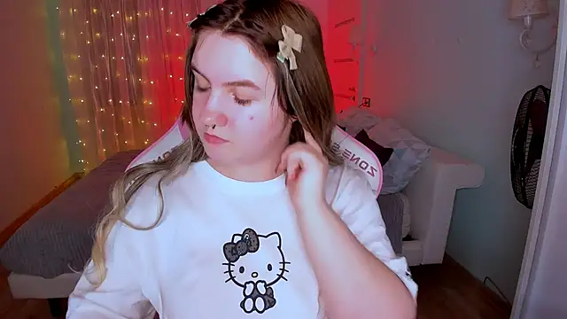 lovelyy_julia's cam snapshot