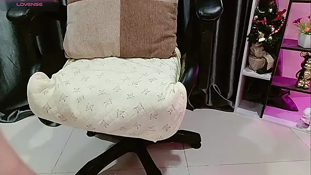 Yuki-yio live sex cam