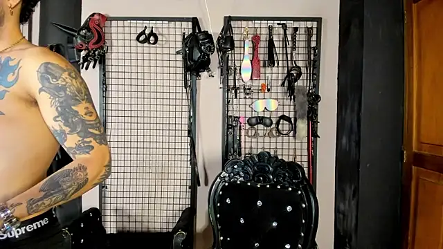 Twisted_Fantasy live sex cam