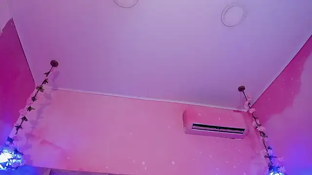 EllyMiller's cam snapshot