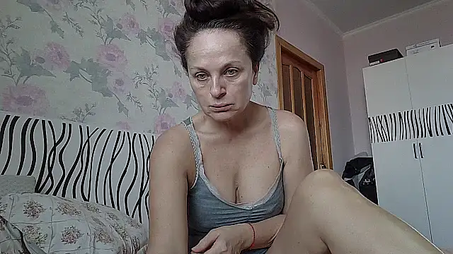 LindaStarS live sex cam