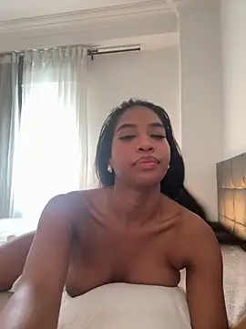 IamCrystal2 live sex cam
