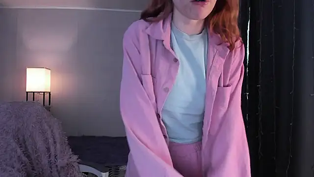 ReddHotPipper's cam snapshot