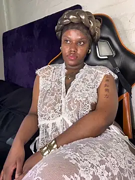 QUEEN_NOBUHLE_FEMDOM_777's cam snapshot