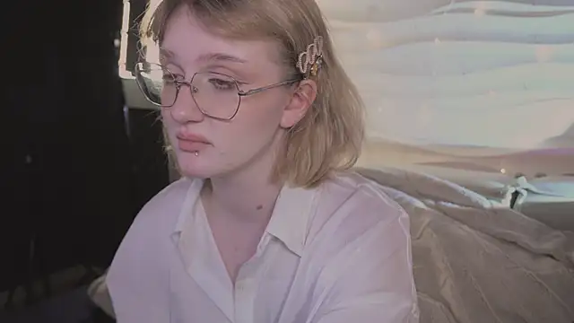 ELLIEJAY's cam snapshot