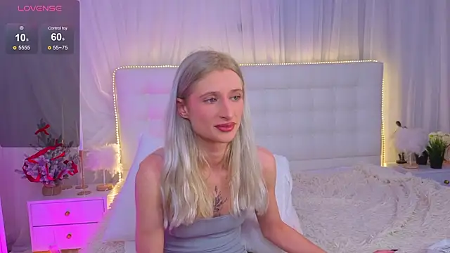 Monica_Leen's cam snapshot