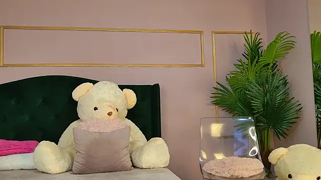 KirraWhite's cam snapshot