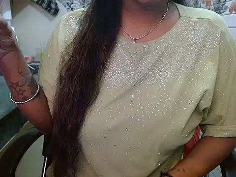 LovingPihu's cam snapshot