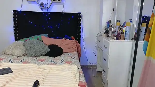 charlotte_077's cam snapshot