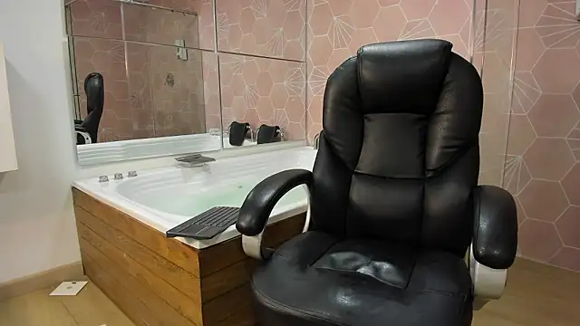 Maximo_Zahir live sex cam