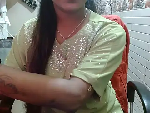 LovingPihu's cam snapshot