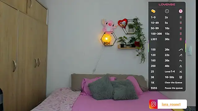 lara_rose1's cam snapshot