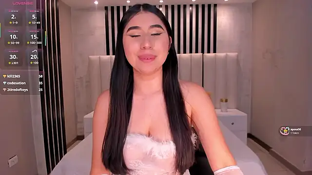 MayaMoretti_'s cam snapshot