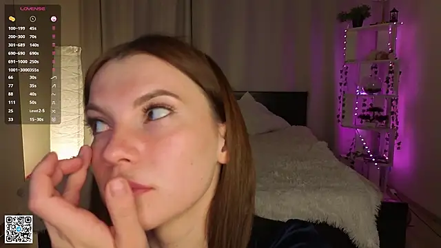 LaveraMeling live sex cam