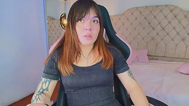 Fluffy_Bubble21's cam snapshot