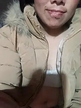 Chloe-ee live sex cam