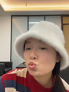 Qrooo's cam snapshot