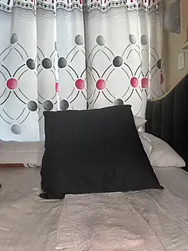 CynnxxxBarb's cam snapshot