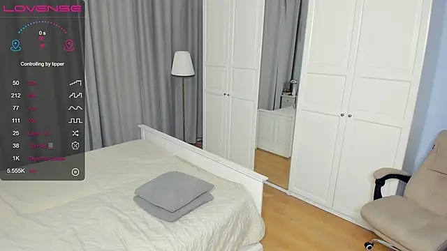 RoxanneComisky live sex cam