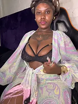 QUEEN_NOBUHLE_FEMDOM_777's cam snapshot