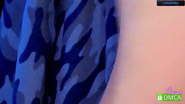 touch_me_bb's cam snapshot