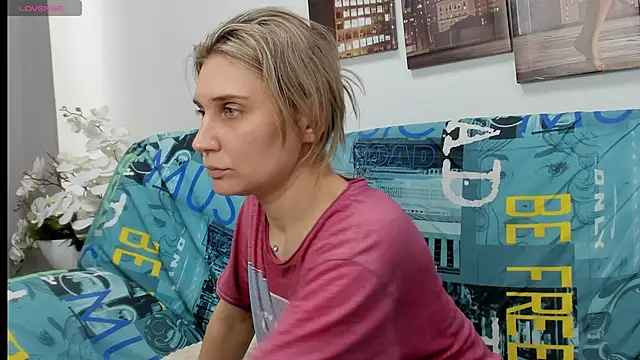 Tenderly_Sophie's cam snapshot