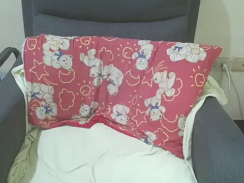 FantasticBaby_18's cam snapshot