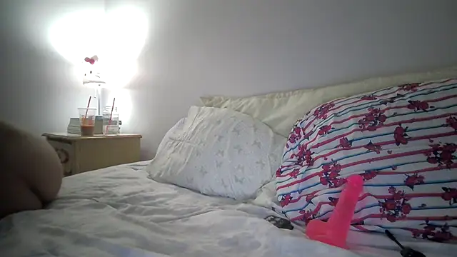 sweethornyprincess's cam snapshot