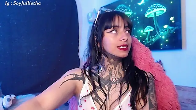 Julls420_'s cam snapshot