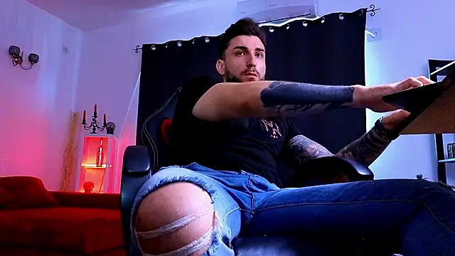 MightyAaron66's cam snapshot