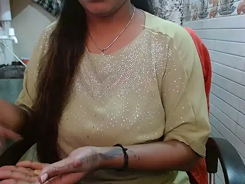 LovingPihu's cam snapshot