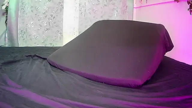 cadenfoxx111's cam snapshot