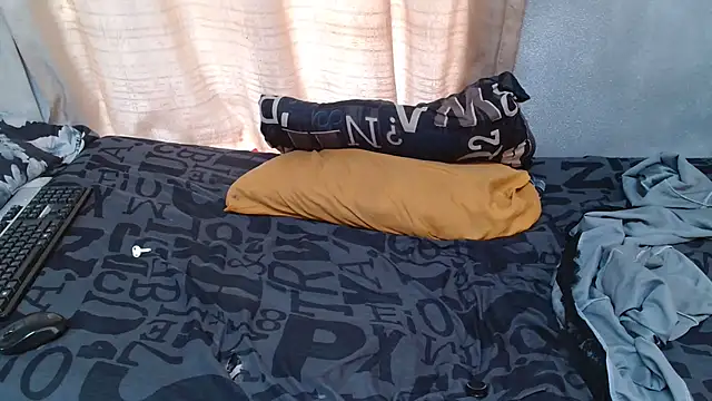 curvydarckcohocolate's cam snapshot