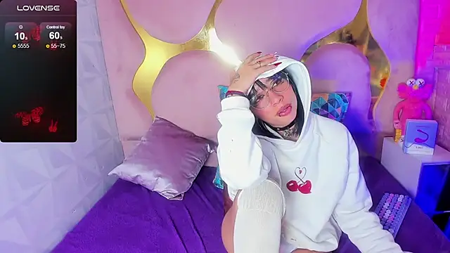 NaniiSisy's cam snapshot