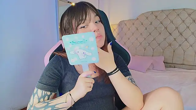 Fluffy_Bubble21's cam snapshot