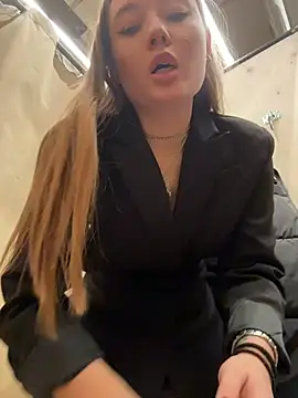 VineraSweet's cam snapshot