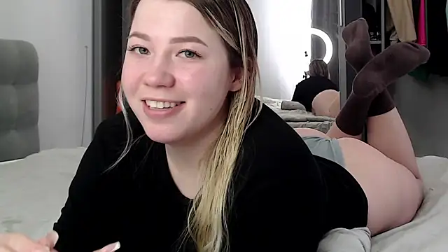 Embersweetbunny live sex cam