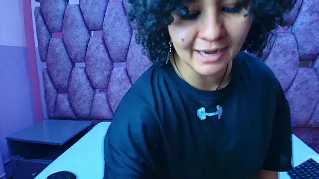 AlaSmith's cam snapshot