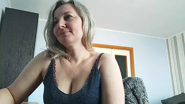 EdithManning's cam snapshot