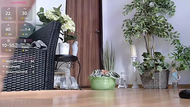 Squirtmania live sex cam