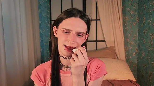 madi_snow's cam snapshot